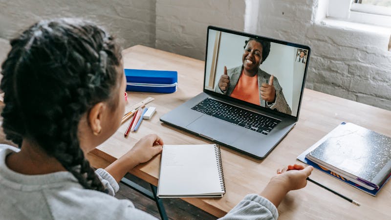 How to Train Your AI Chatbot: Best Practices for Knowledge Base Setup